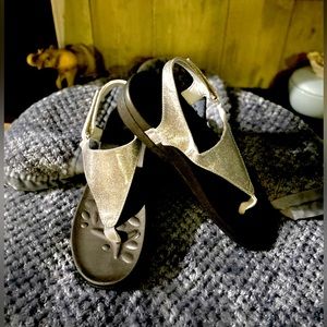 NWOT UTENAG Sandals Women Arch Support Ortho Adjustable Thong Sandals Size:38/8